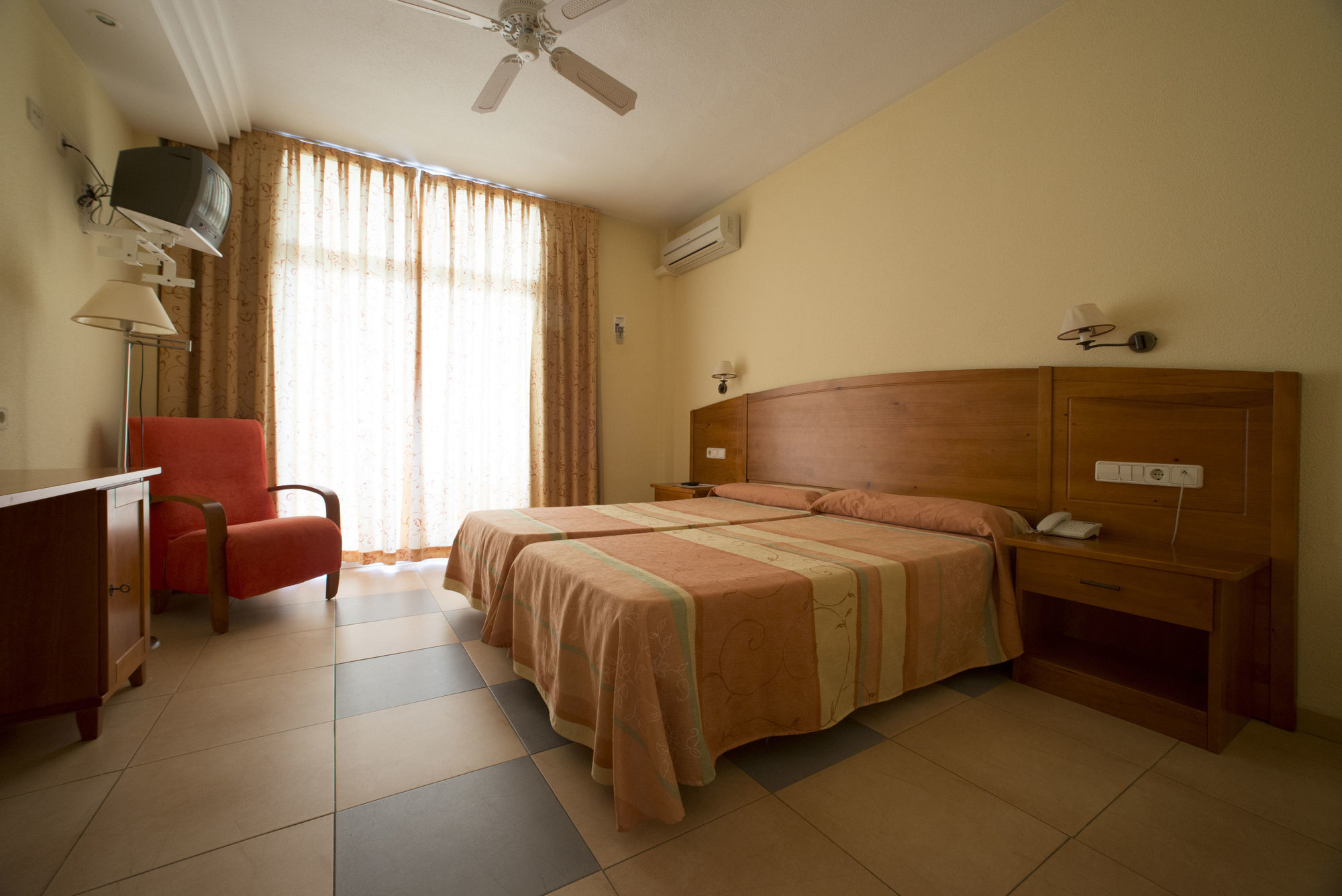 Hotel Tres Anclas Gandia Zewnętrze zdjęcie